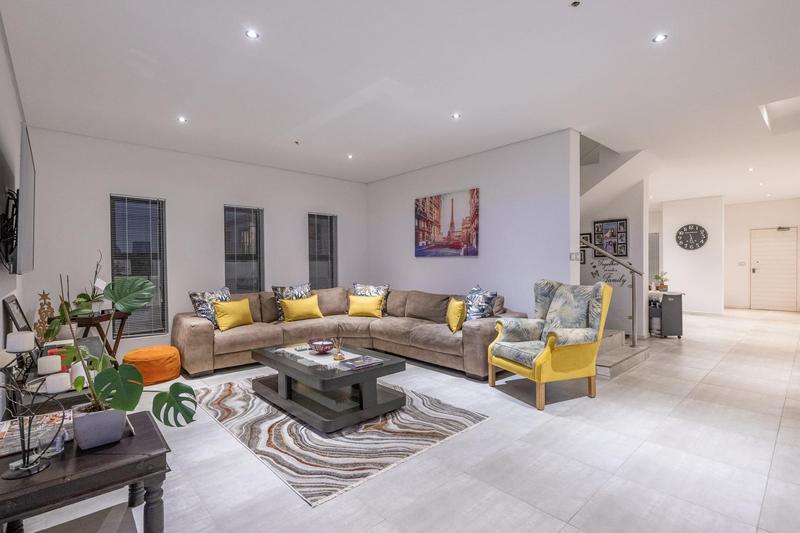 4 Bedroom Property for Sale in Kaapsig Western Cape